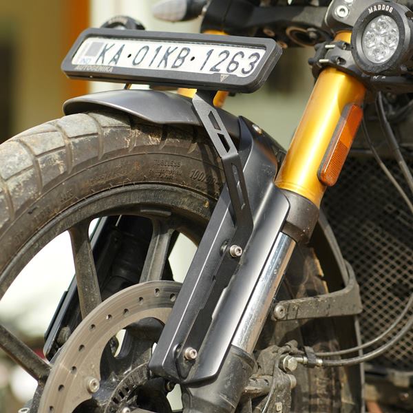 Moto-Torque-Number-Plate-Holder-For-Triumph-Scrambler-400x-1