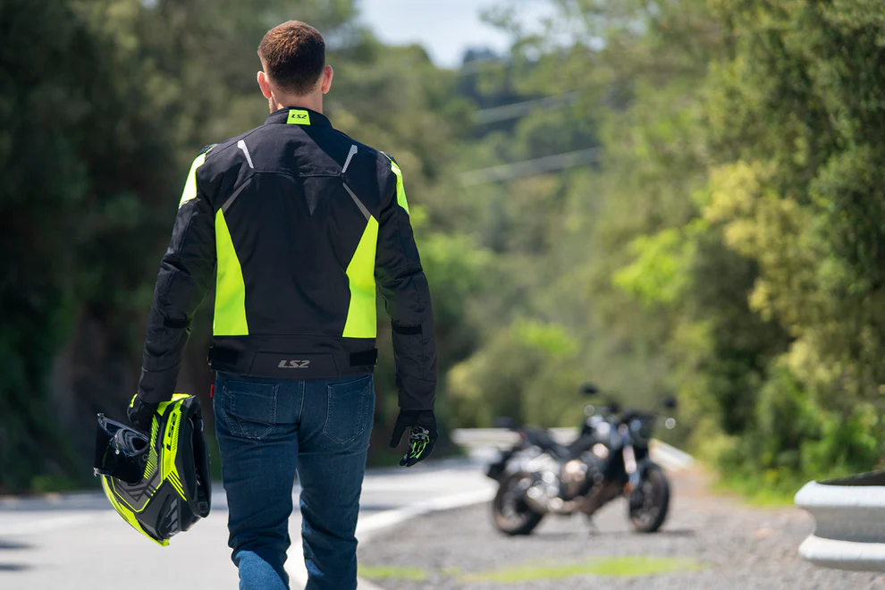 5067E2-D8B3D5-1754989142